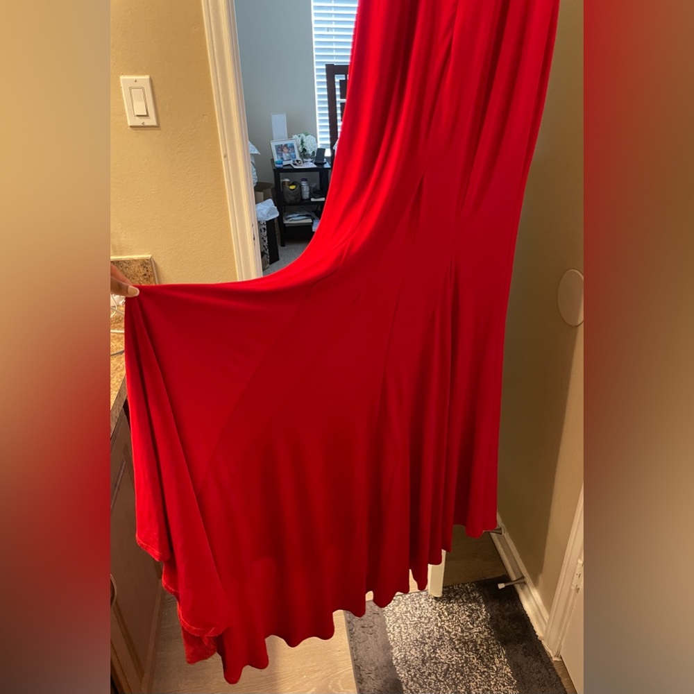 RED FORMAL/PROM DRESS - Picture 7 of 8
